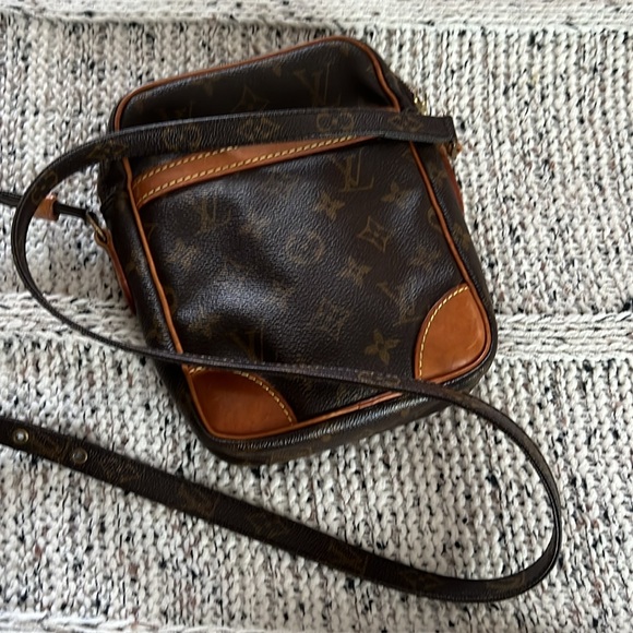 Louis Vuitton monogram crossbody - Picture 7 of 16